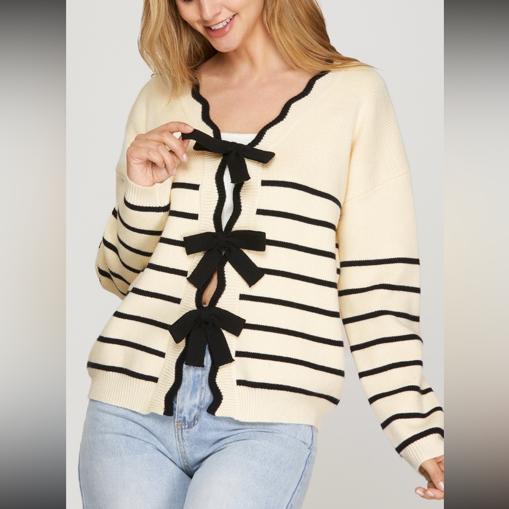 🌷2 for $10 Women's Cream and Black Striped Sweater